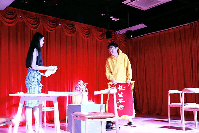 表演專業(yè)藝考難考嗎？我們應該如何進行準備